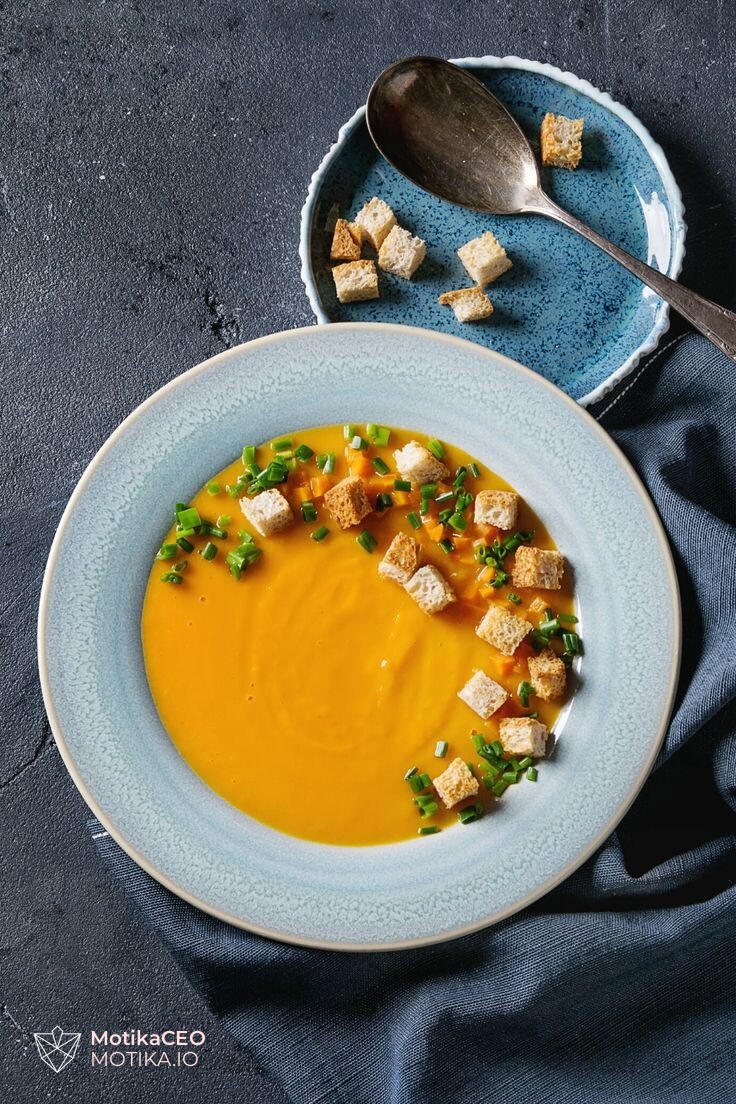 Традиционалниот рецепт изобилува со свежина и класични состојки