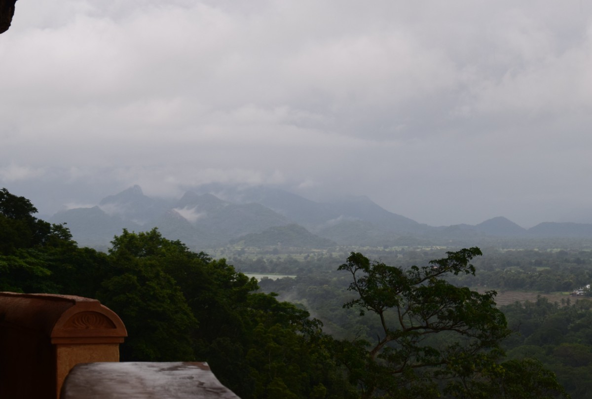 Der Dämonenpalast auf dem Löwenfelsen: Sigiriya, wo Ramayana und antike Technik in Stein aufeinandertreffen