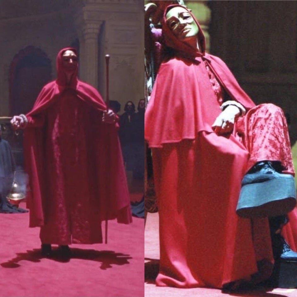 El ritual de la élite, la censura y la sombra de la conspiración.