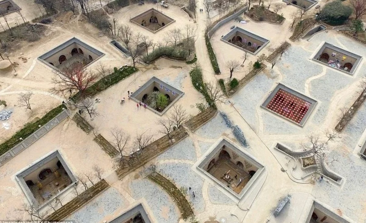 Екстремен контраст: Иднина и древност рамо до рамо во Кина