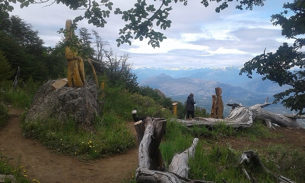 从废木到全球对话:艺术家共同的复苏