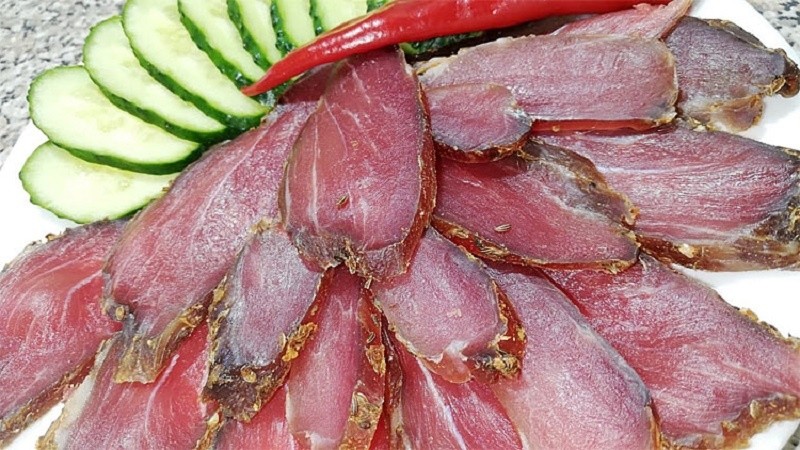 Освежете го класичниот рецепт – зачинети додатоци, мед или домашно црвено вино за уште поубав деликатес