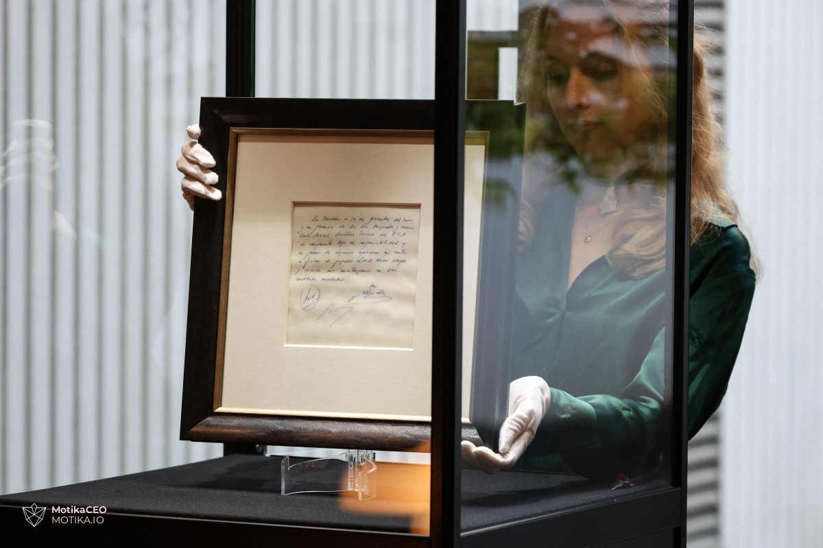 Првиот договор Меси го потпишал на салфетка и сега таа салфетка е најважниот документ во фудбалската историја, а се чува во посебни услови