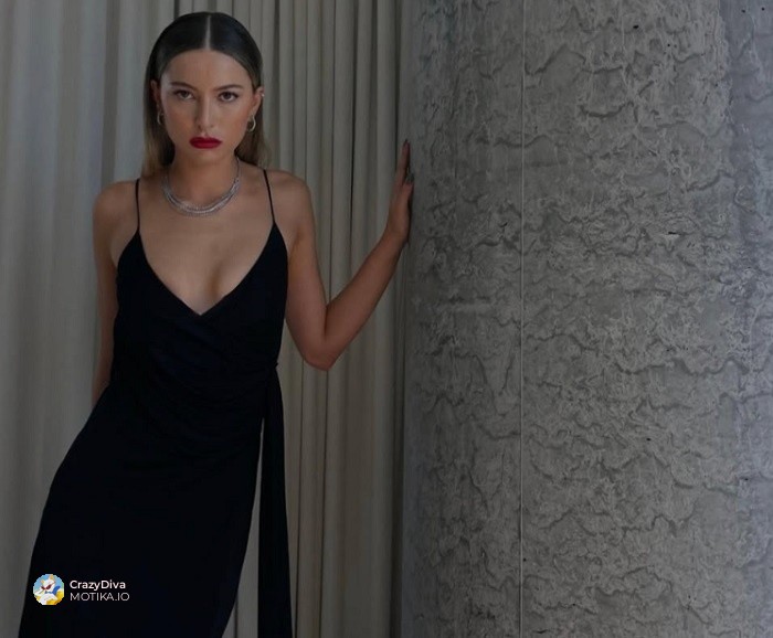 Ив го освојува модниот свет без ексцентричност: Секогаш елегантна, секогаш умерена