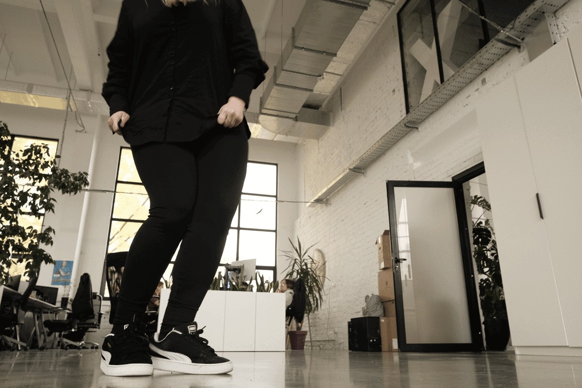 По четири месеци: задниот дел на фалсификатот покажа најлошо стареење, внатрешниот материјал се одлепи и изгриза