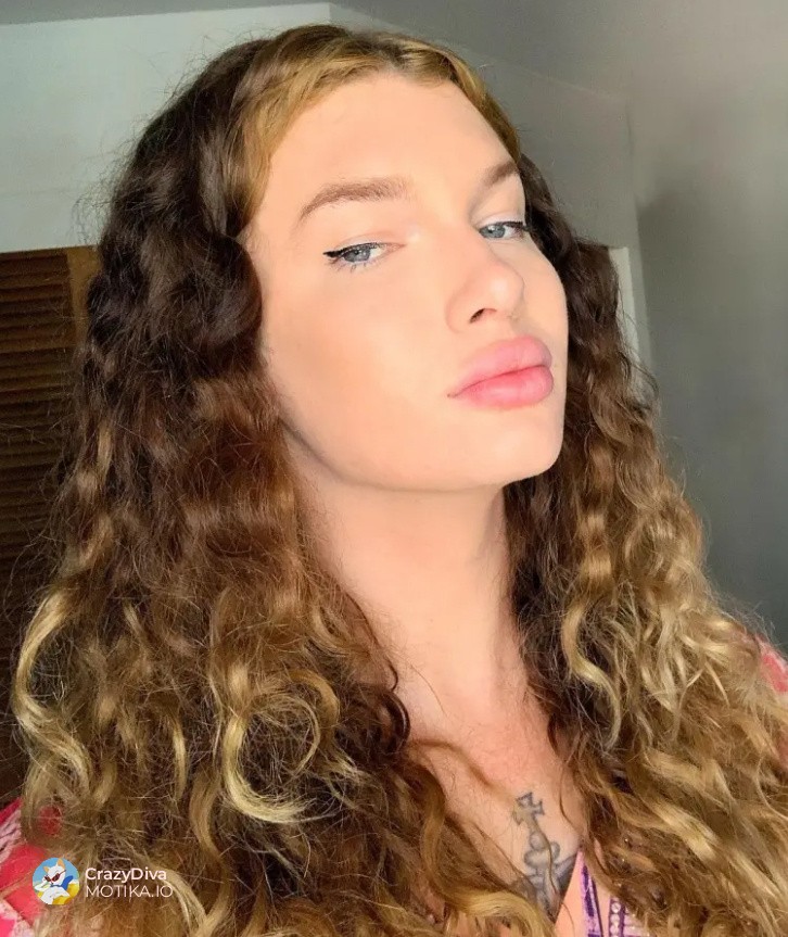 Љубовниот живот не ѝ пречи на универзитетот, тренинзите и забавите со пријателите