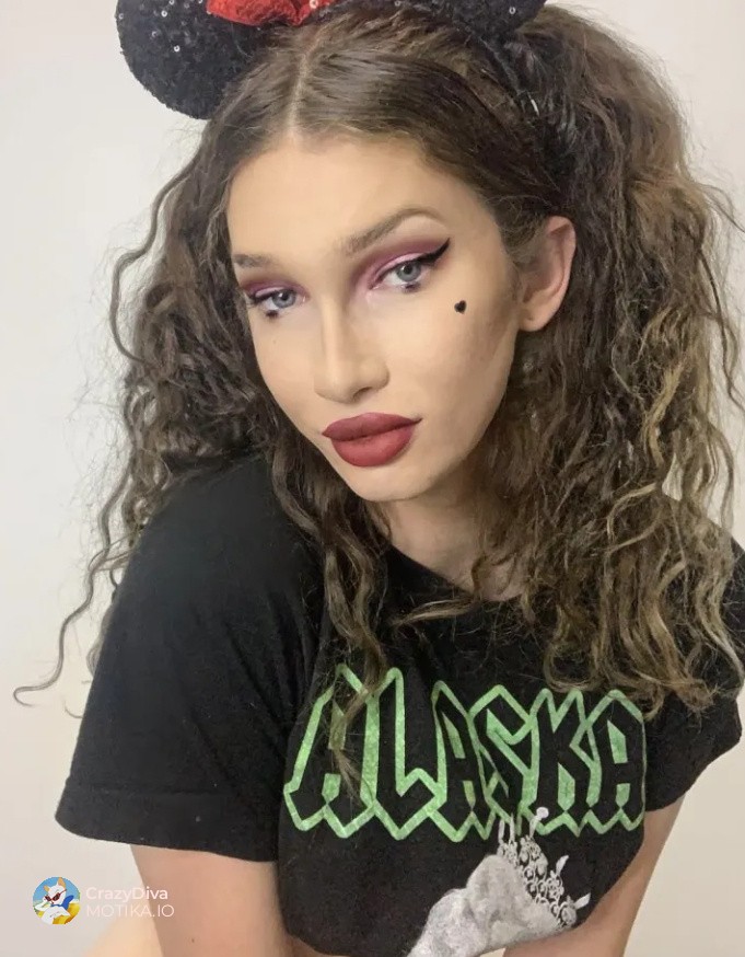 Нејзиниот „список“ веќе брои 1832 имиња: Џолин прецизно ги бележи сите