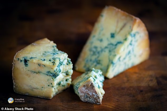 Мувла на сирењето: Некогаш е деликатес, понекогаш смртоносна закана