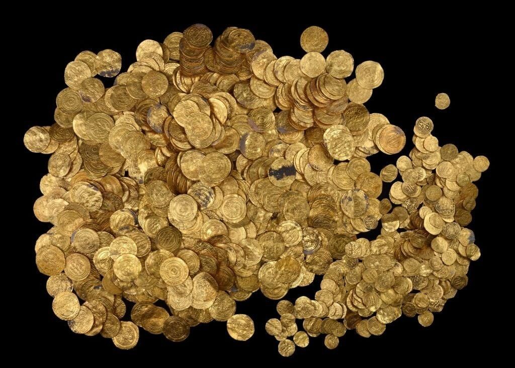 Unbelievable Diver Find Off the Shores of Ancient Caesarea Reveals Israel's Biggest Gold Hoard Yet