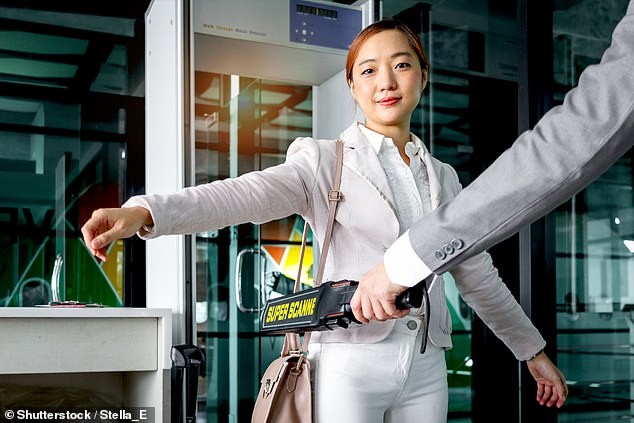 El futuro de los viajes ya está aquí con pasillos de IA y taxis voladores que llevan a los turistas del aeropuerto al hotel