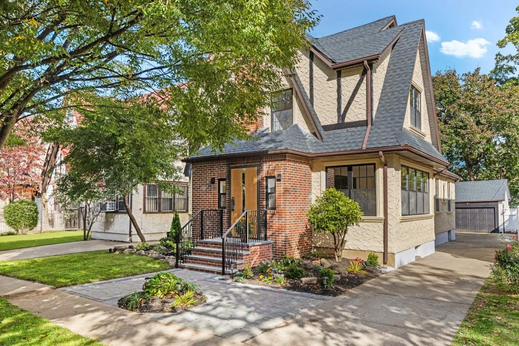 Lin’s renovation and the current listing details