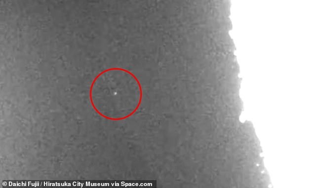 Des éclats mystérieux sur la Lune attisant les spéculations sur des visiteurs extraterrestres