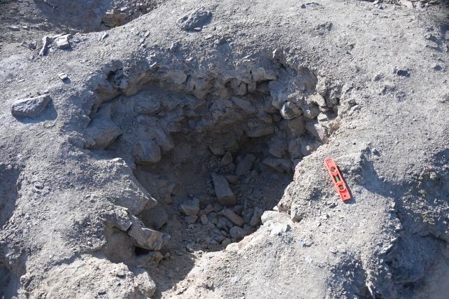 Una fascia di buchi lunga 1,5 chilometri: la monumentalità di Monte Sierpe