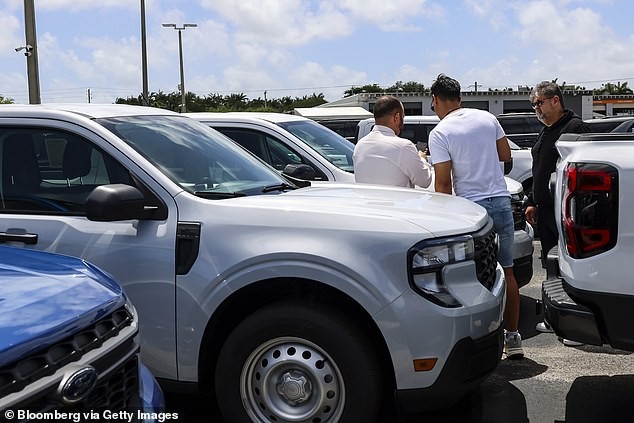 Врховниот суд го оспорува легалитетот на тарифите, иднината на овие пари е неизвесна