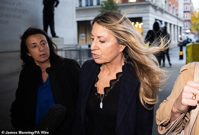 Guerra interna en la BBC sin pausa: personal pro‑trans desafía a la junta mientras el presidente se disculpa por un vídeo editado de Trump