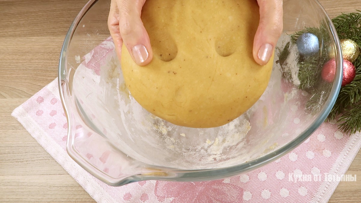 Тестото добива празнична магија со мед, цимет и ѓумбир – едноставна подготовка за сите