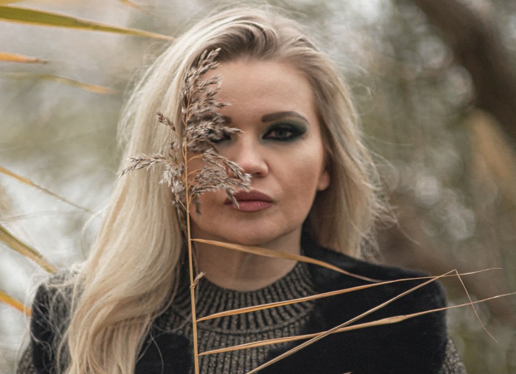 Грижа што буди сомнеж – манипулација под маската на совети