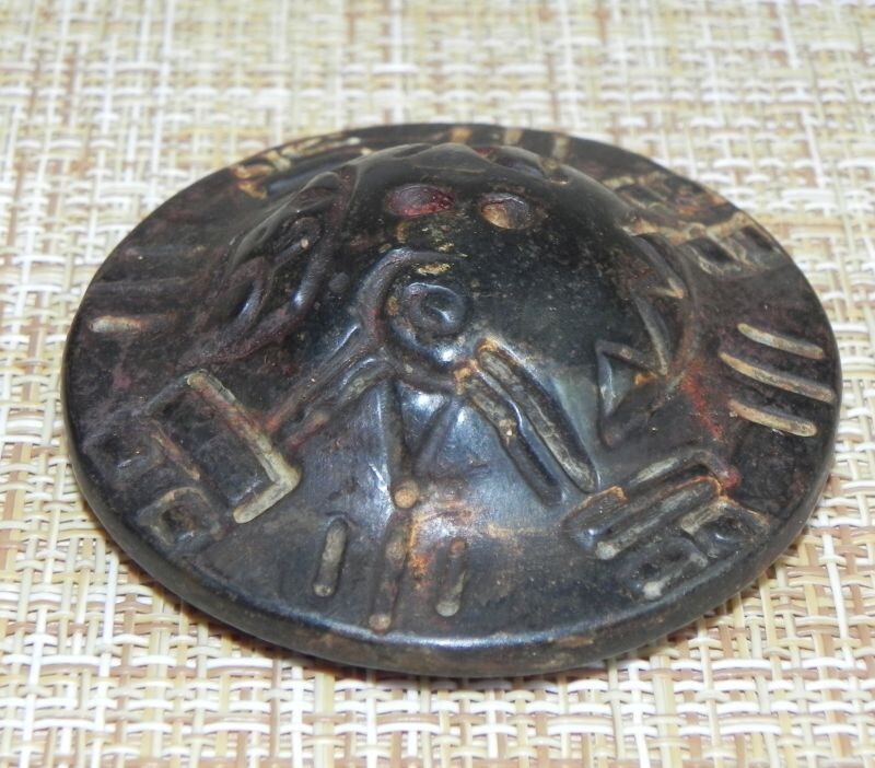 Во подножјето на планината Хуншан во Кина откриен ритуален комплекс со необични фигурини и камен диск налик на НЛО