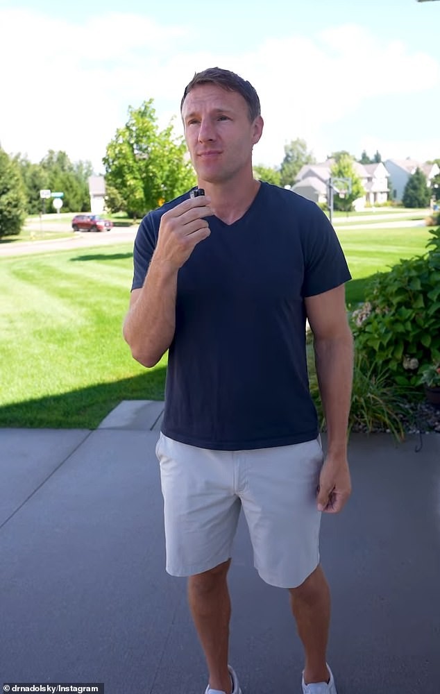 Целосни, нутритивно богати намирници се во центарот на неговите совети за слабеење