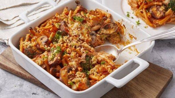 Mary Berry transforme le bolognaise en gratin réconfortant prêt en moins de 30 minutes