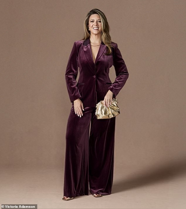 Најдостапната опција: Целиот костум за само 4.100 денари со модни додатоци за 3.940 денари