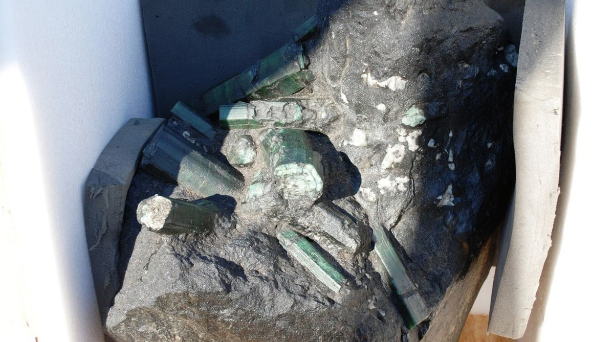 „Баиа“ – гигант меѓу смарагдите, но најтешко пазаран поради несовршености и срцевината на брокерите