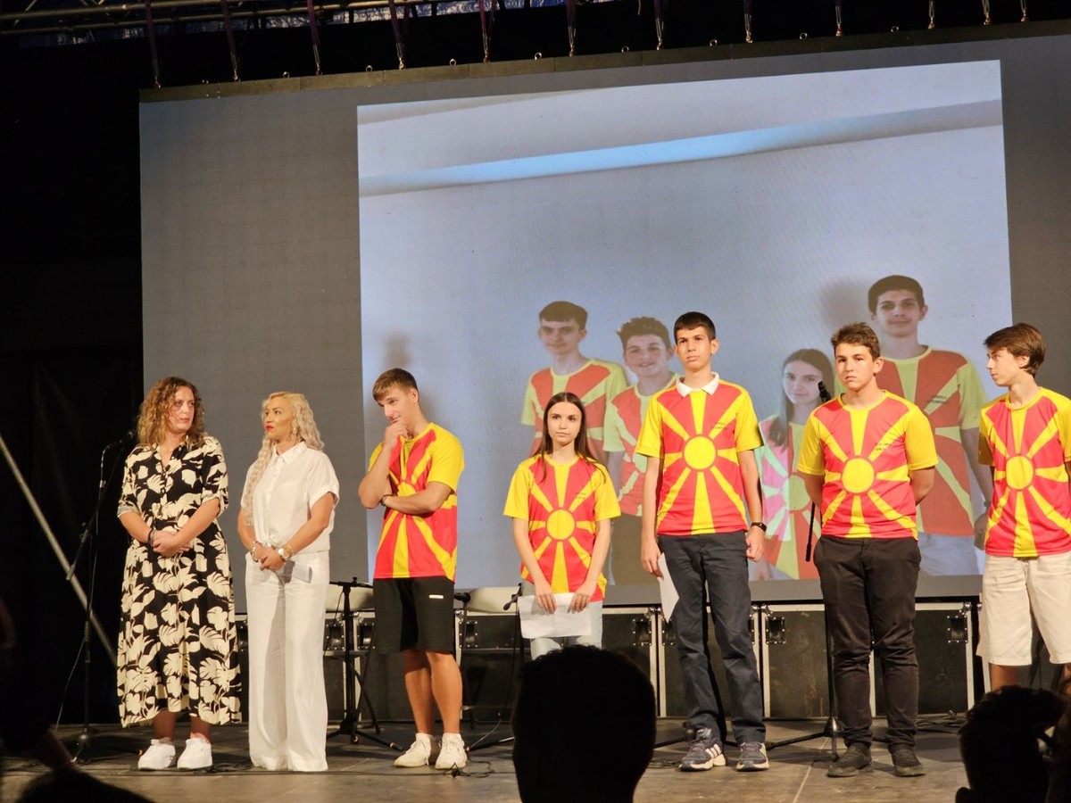 Од семејна приказна до национална мисија: Бесплатни курсеви што ја менуваат иднината на илјадници талентирани деца од Македонија