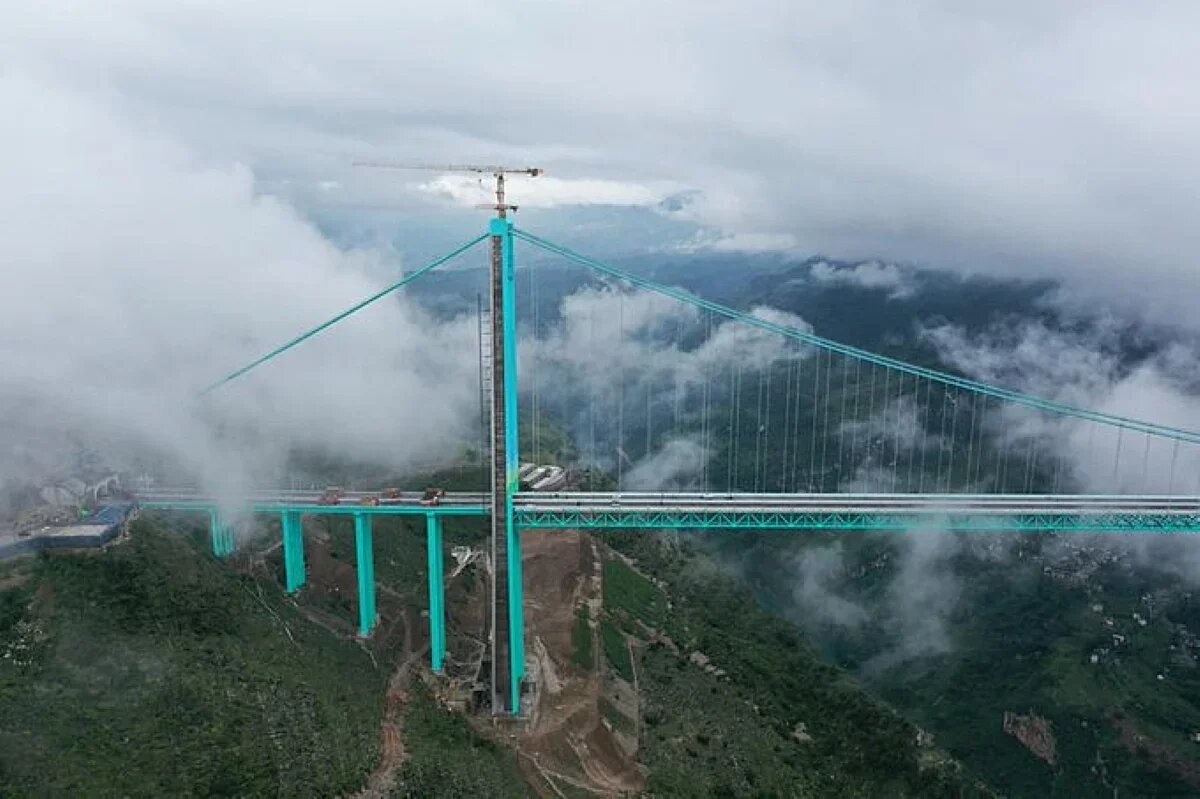 A 625-Meter Giant — Specs and Milestones