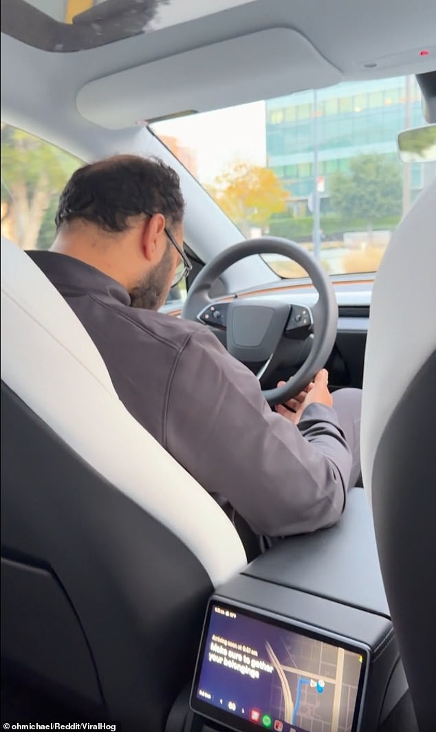 Robotaxi Tesla dorme al volante a San Francisco: testimonianza scioccante