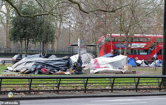 Жив доказ за урбаното пропаѓање: Лондон што некогаш го сонував, денес е место на срам и бегство