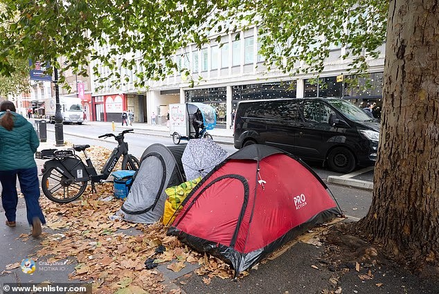 Секојдневие на хаос: Првите чекори низ градот откриваат колку брзо се уништува Лондон