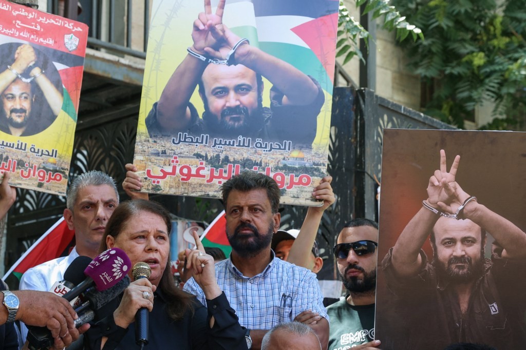 Контроверзна појава и дволичност на сцената: Од буркини на Мис Универзум до провокативни бикини во други избори