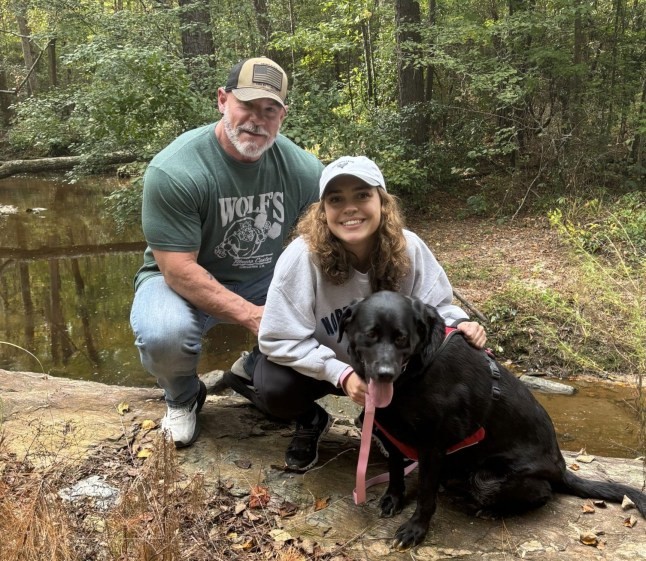 Луѓето мислат дека ми е татко – но нашата разлика од 34 години не нè дефинира