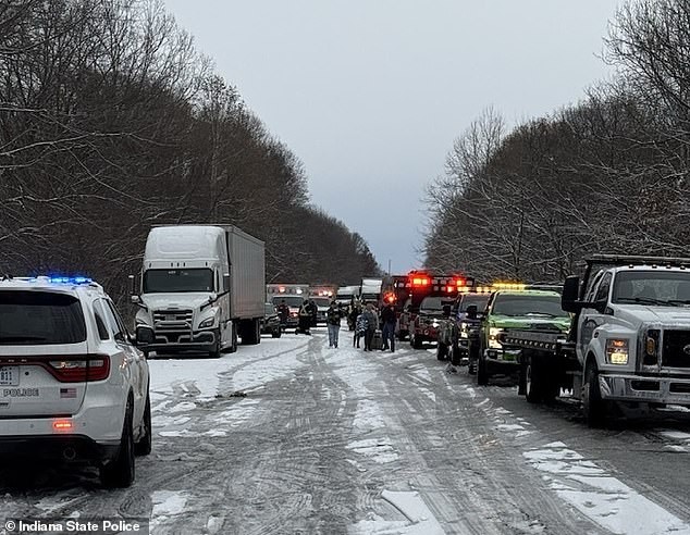 45 veicoli coinvolti in una gigantesca carambola sull’Interstate 70 in mezzo a una bufera di neve