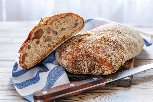 Ingredientes essenciais para rolinhos de ciabatta