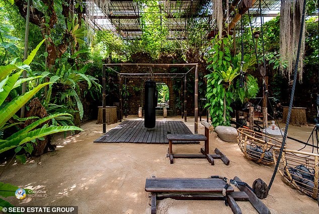 Подземен ноќен клуб со студио каде снимаа светските музички ѕвезди