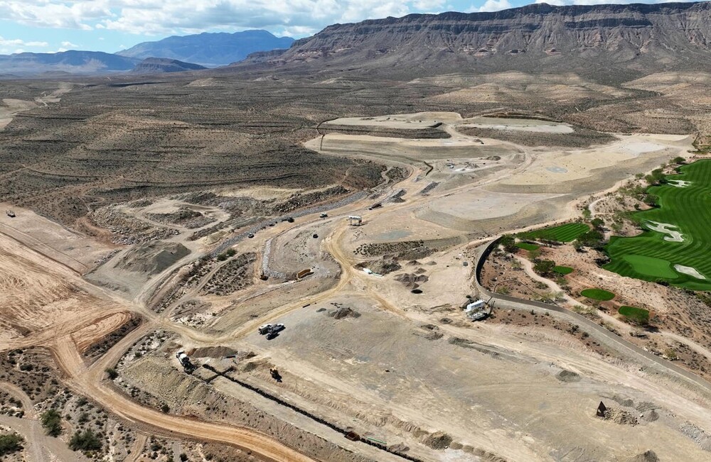 Невада: Богатите купувачи купуваат имоти во пустина за милиони долари додека локалните жители се борат за вода и природа