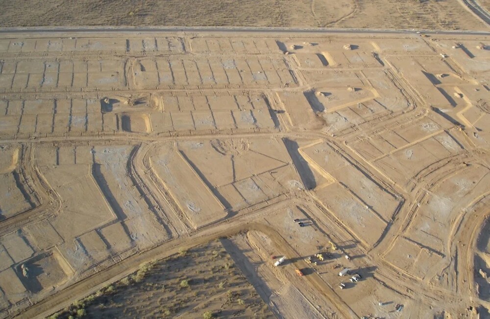 Елитни купувачи, вклучително и Роб Рој, веќе поседуваат свои делови од пустината за стотици милиони долари