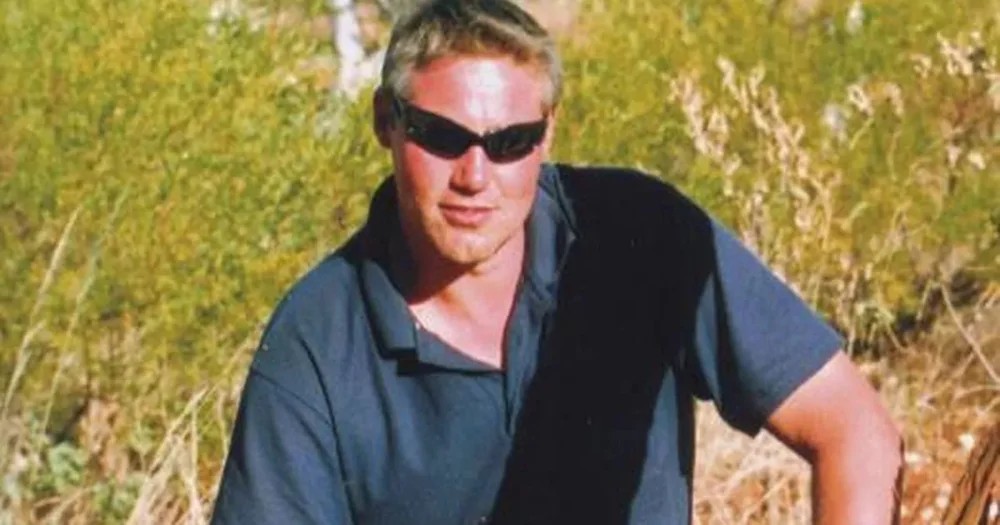 Acordei nu numa tumba no meio do deserto e passei 71 dias a alimentar-me de sanguessugas