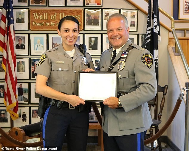 Скандалите што ѝ го одбележаа паѓањето: Обвиненија за сексуално вознемирување и тужби против полицијата