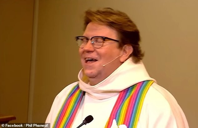 Пастор од Њујорк за време на богослужба ги шокираше верниците: „Од сега јас сум жена и ќе ми се обраќате со таа/неа“