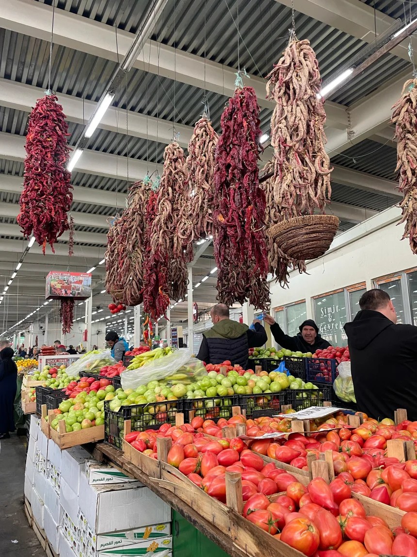 Туристите само транзитираат, но Македонија е вистинска дестинација – скриени манастири, кристални езера и недопрени паркови