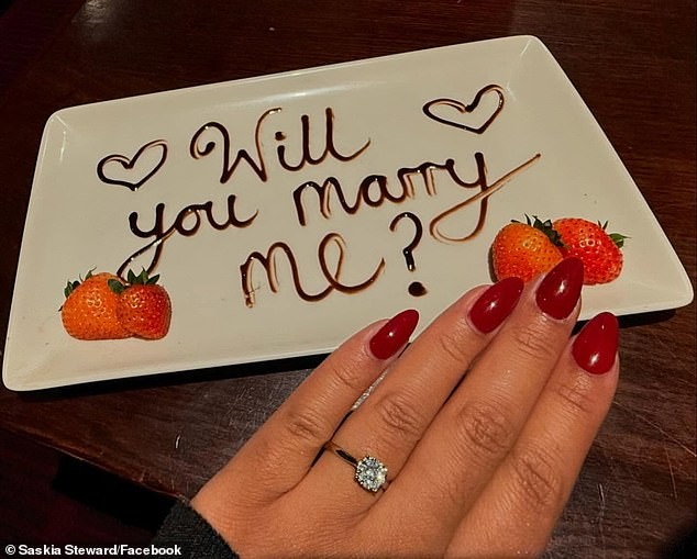 Само четири дена пред породувањето, Саскиа добива предлог за брак со дијамантски прстен и солзи на радост