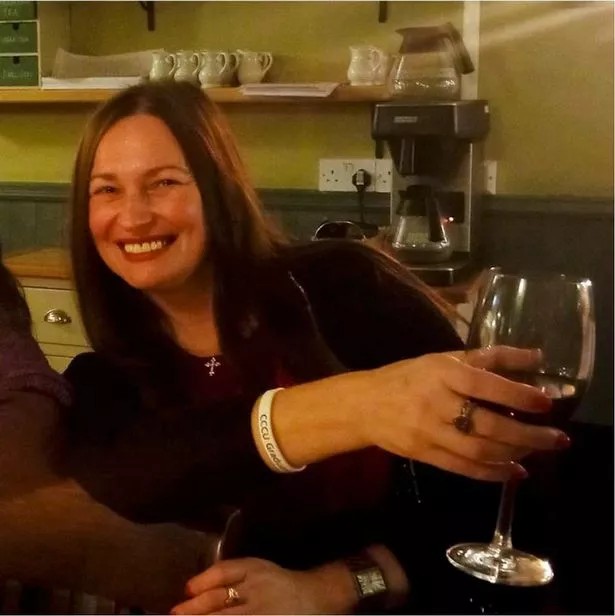 Mamma britannica di tre figli rischia 50 anni in prigione per aver tentato un audace furto di sei bottiglie di Pinot Noir