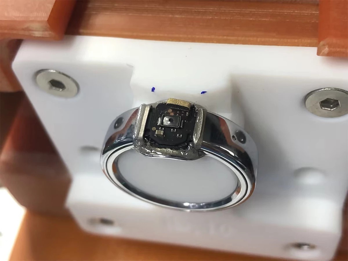 Како функционира паметниот прстен: Вашите мисли, снимени веднаш – без телефон или интернет