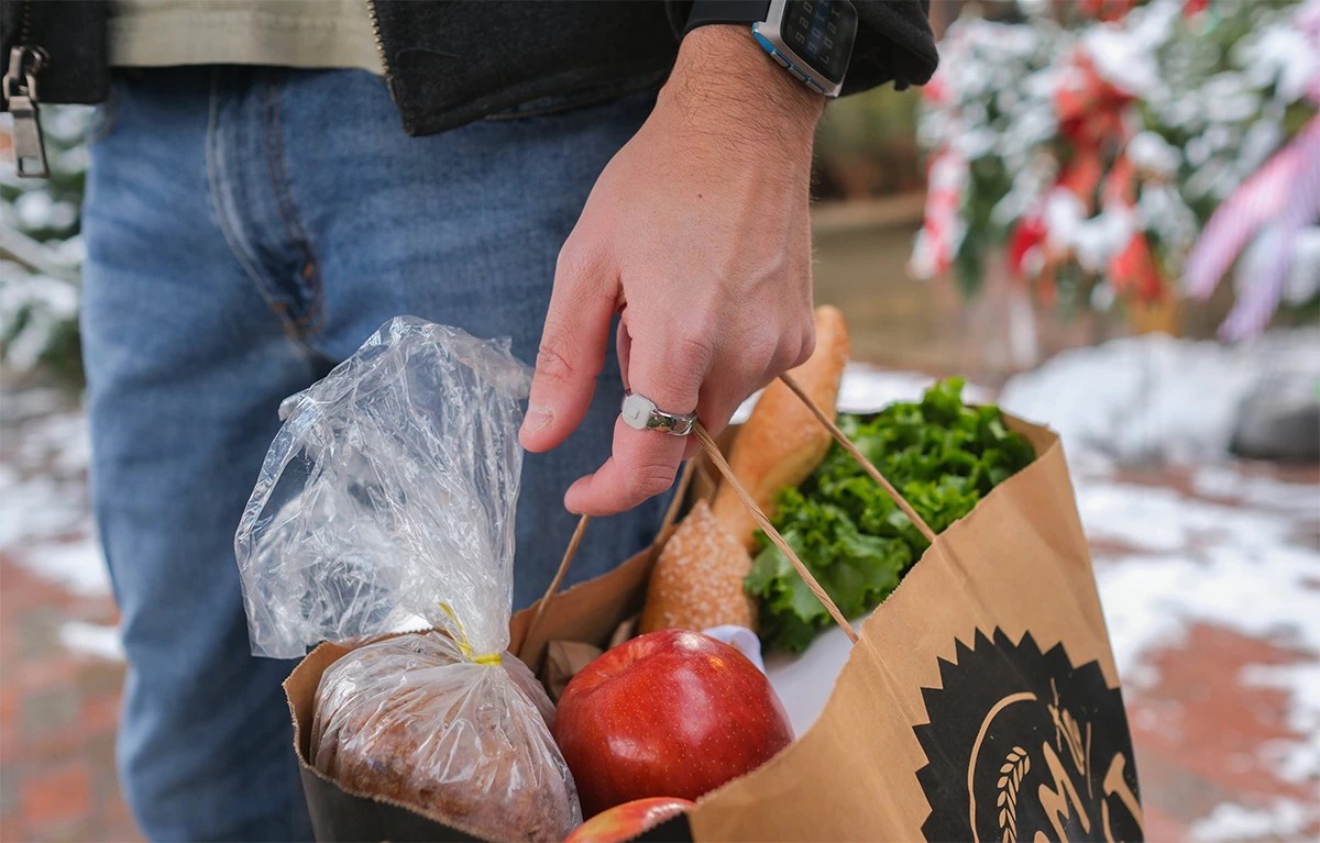 Првиот прстен што станува дел од секојдневието, а да не ве отсече од реалноста – водоотпорен, мал, и секогаш при рака