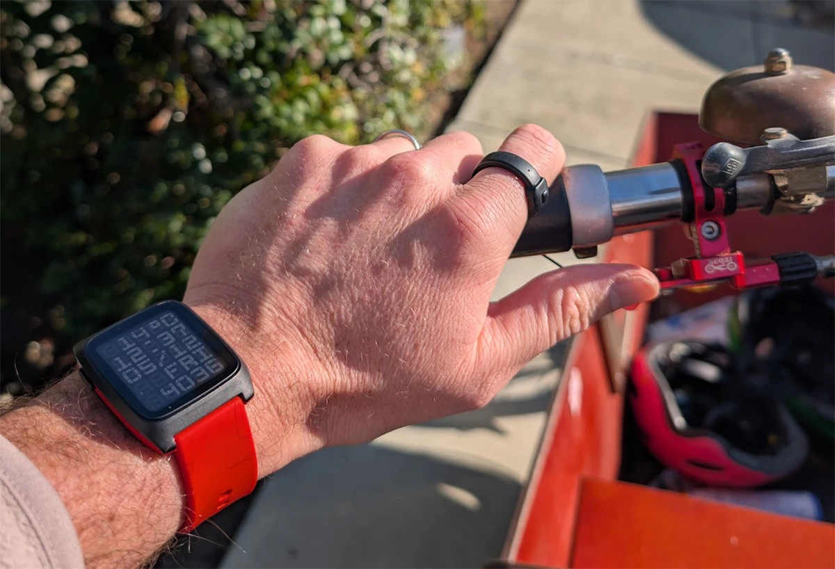 Пет години снимање без полнење: Инженерска генијалност со батерија за еднократна употреба и години траење