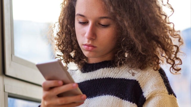 Les enfants australiens bannis des réseaux sociaux: une expérience mondiale qui pourrait tout changer