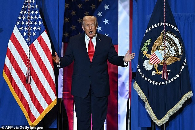 Секој турист ќе треба да даде социјални профили, емаил адреси и информации за семејството