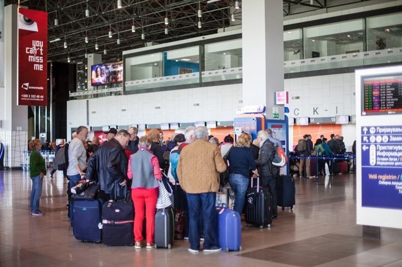 Економски раст и реална поддршка: Полска покажа дека високи плати и инвестиции враќаат ги луѓето, а не зборови